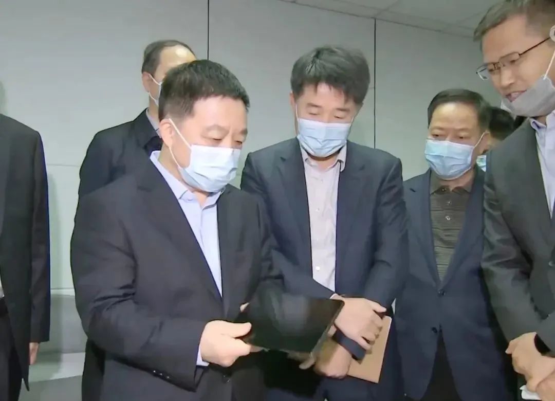 江西省省长叶建春一行莅临冰球突破豪华版技术总部调研指导