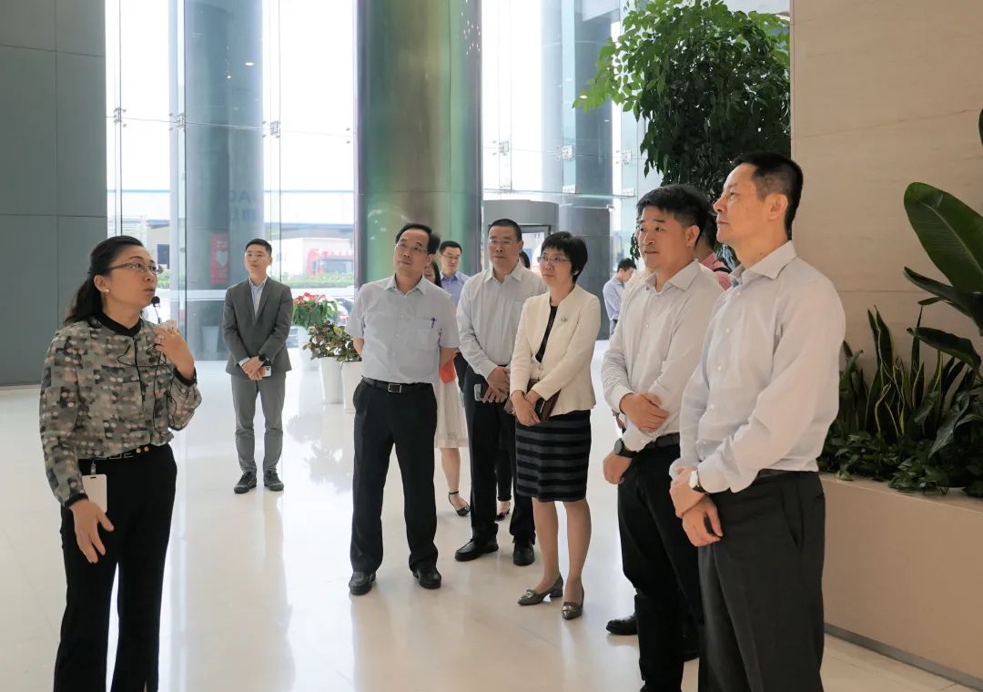 上海市委常委、副市长吴清一行莅临冰球突破豪华版技术调研指导