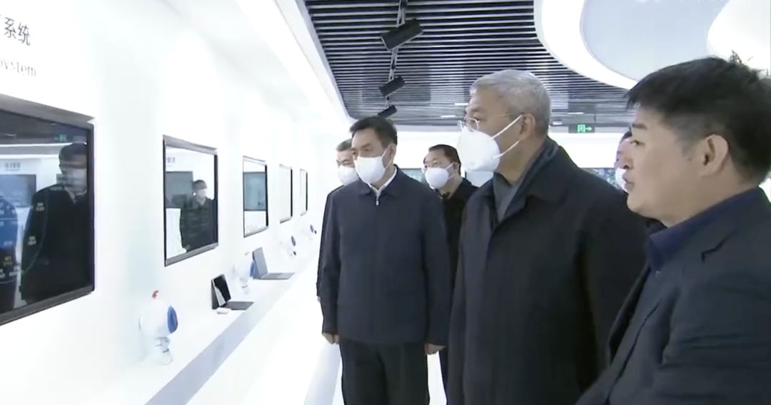 江西省委书记尹弘一行莅临冰球突破豪华版南昌第二制造中心调研指导